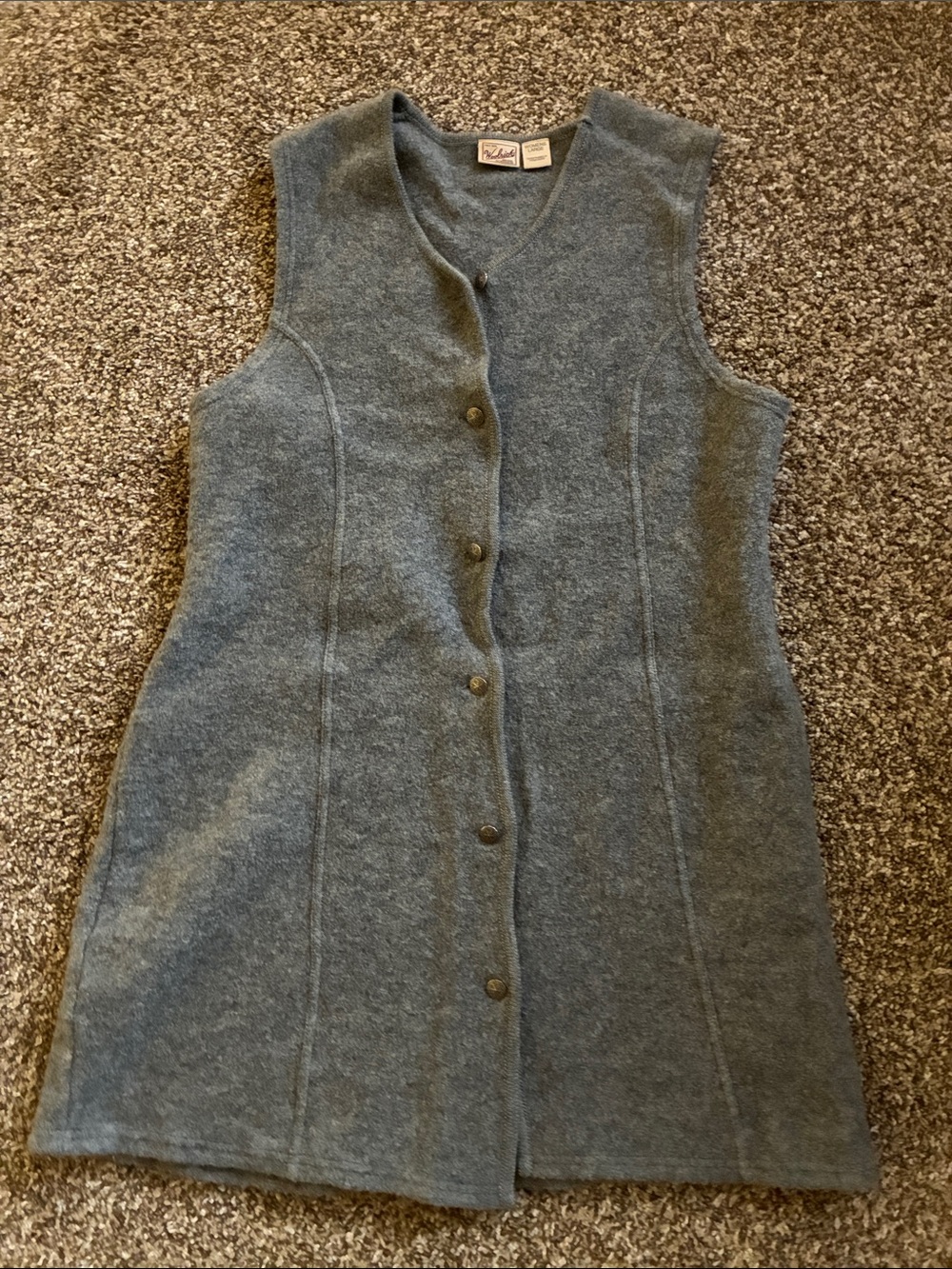 Woolrich Women's Sleeveless V-Neck Button-Front Sweater Vest jumper.